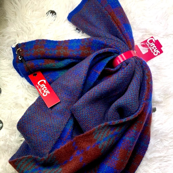 Woman’s plaid scarf from Circus - Picture 2 of 8
